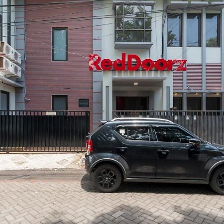Reddoorz Near Grand City Mall 2 Surabaya Eksteriør billede