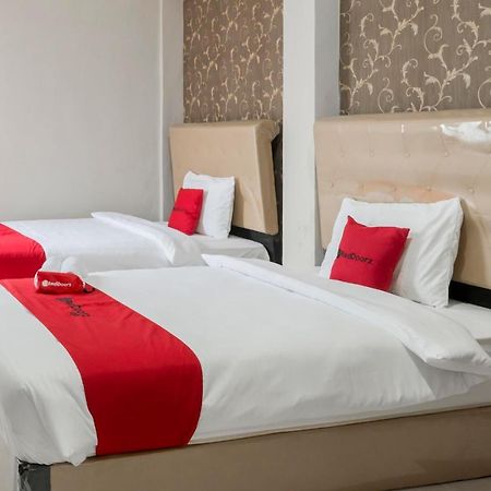 Reddoorz Near Grand City Mall 2 Surabaya Eksteriør billede