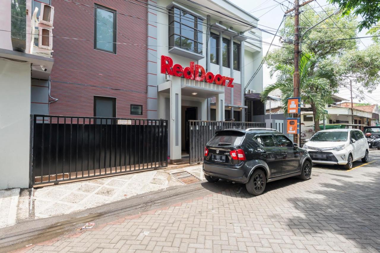 Reddoorz Near Grand City Mall 2 Surabaya Eksteriør billede