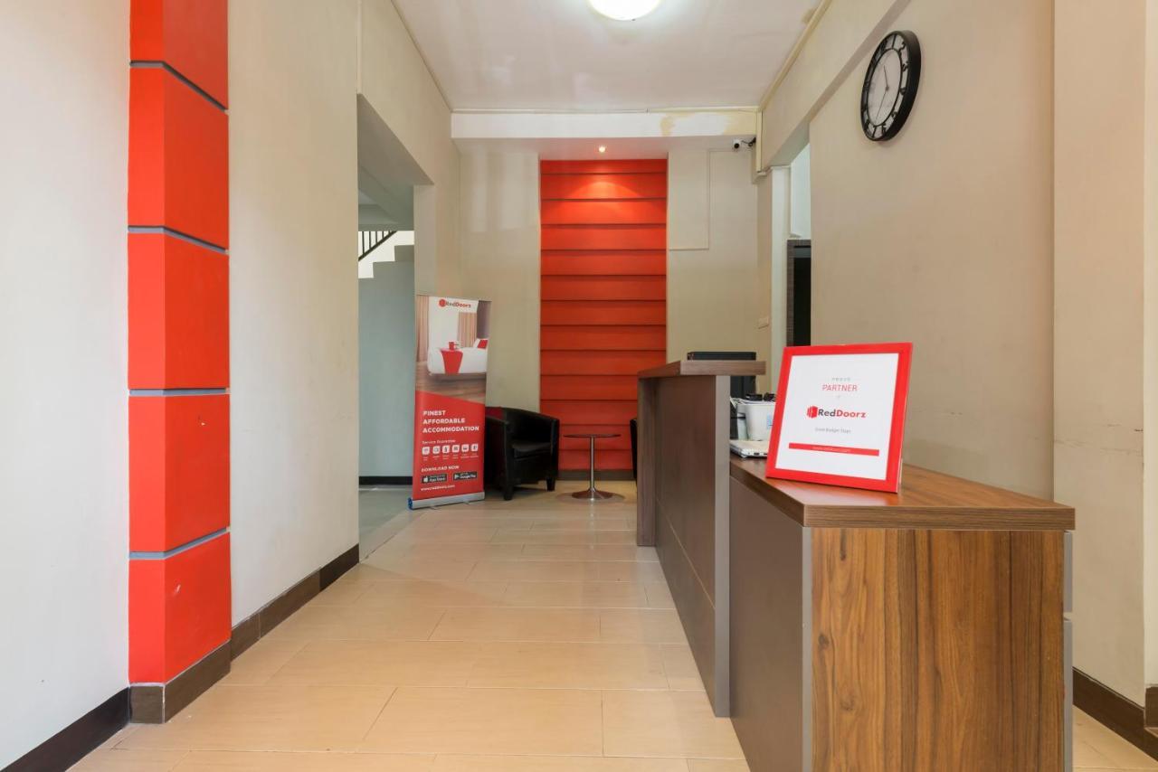 Reddoorz Near Grand City Mall 2 Surabaya Eksteriør billede