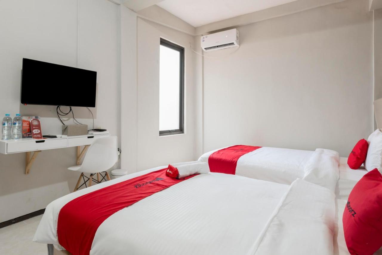 Reddoorz Near Grand City Mall 2 Surabaya Eksteriør billede