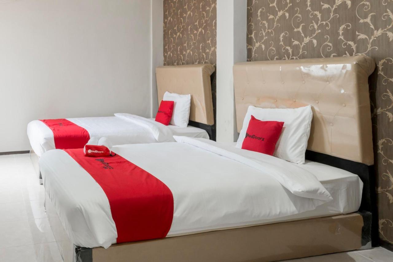 Reddoorz Near Grand City Mall 2 Surabaya Eksteriør billede